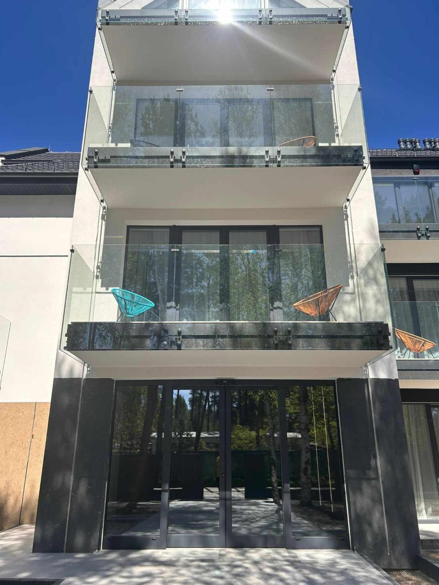 Resort Eden - Domki, Pokoje, Apartamenty Jastrzębia Góra Kültér fotó