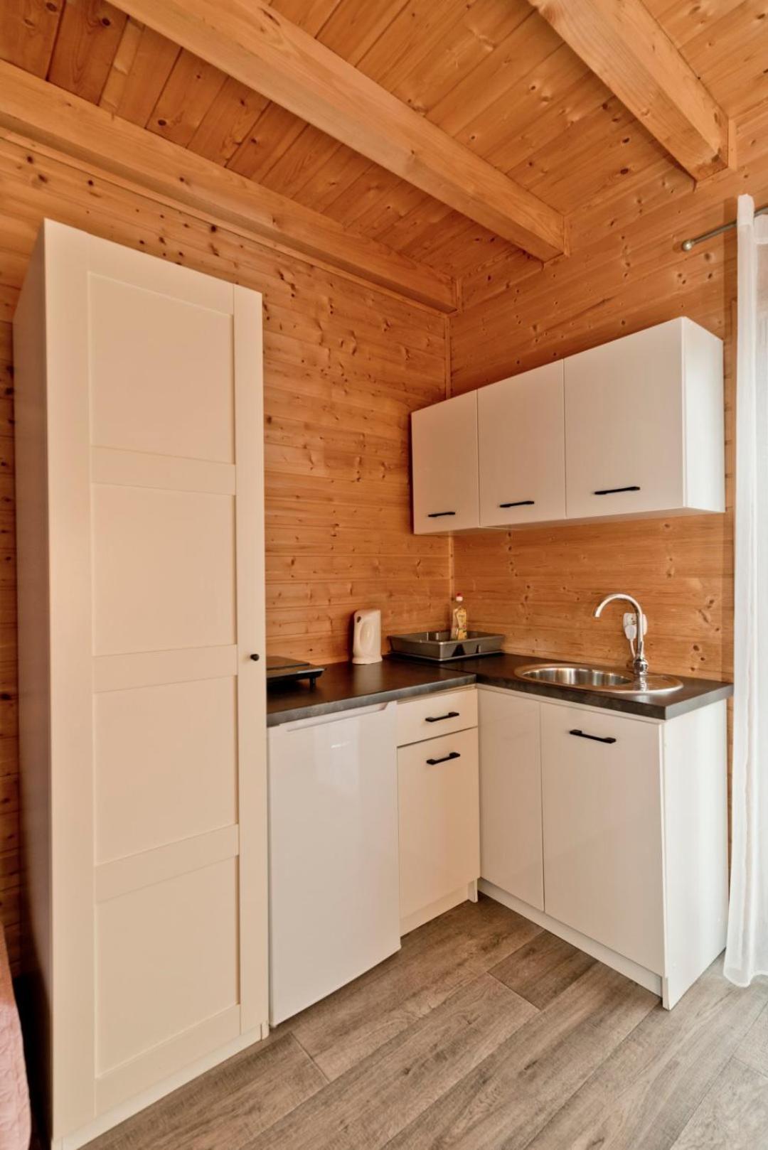 Resort Eden - Domki, Pokoje, Apartamenty Jastrzębia Góra Kültér fotó